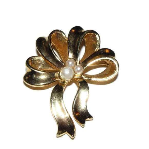 Vintage Avon Gold Tone Metal Bow Faux Pearl Brooch - Picture 3 of 3